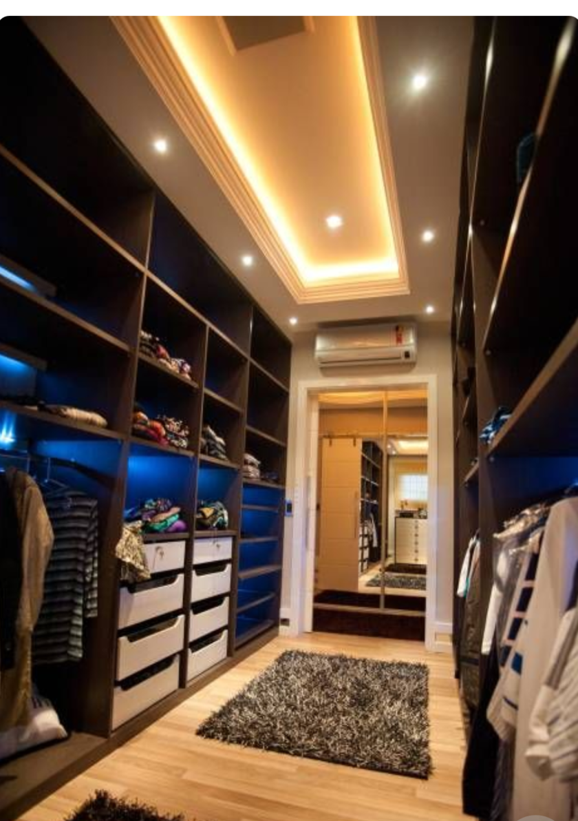 Большая открытая гардеробная комната с комбинированным наполнением Иваново
